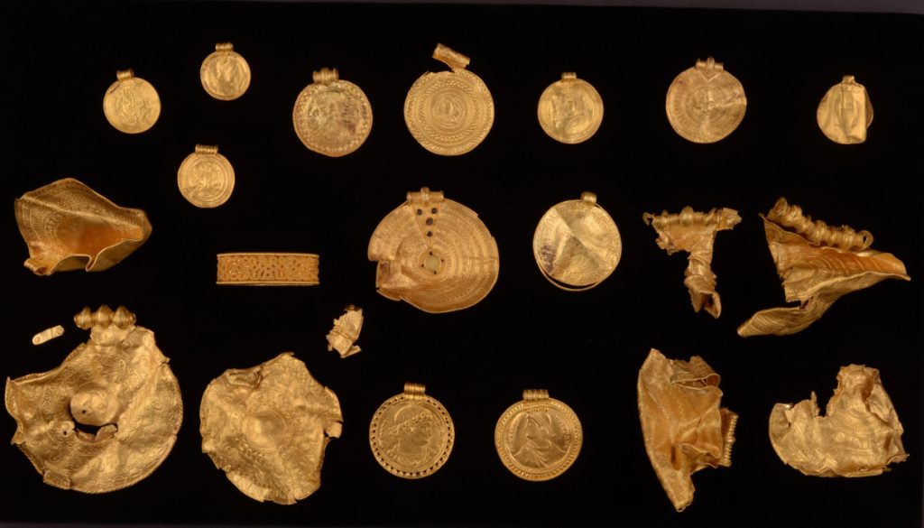 Archéologie : La découverte d’un étonnant trésor d’or de l’âge du fer